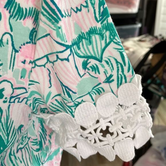 Lilly Pulitzer, short sleeve shirt, size extra small - Picture 3 of 6
